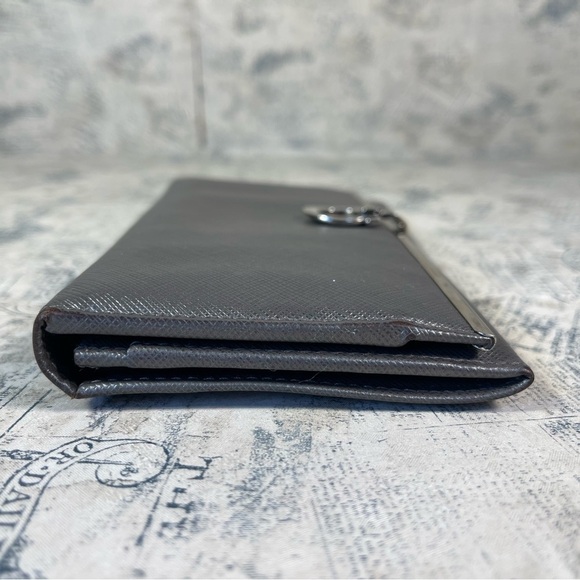 Salvatore Ferragamo Gancini Continental GJ-224633 - Picture 2 of 15